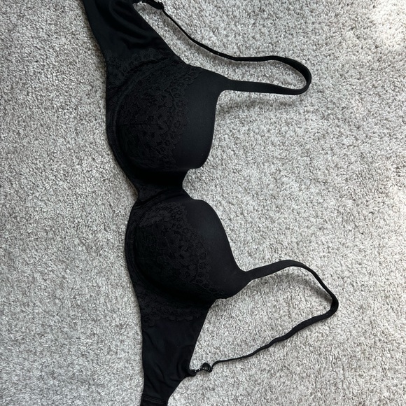 Black bra by Victoria’s Secret - Picture 7 of 12